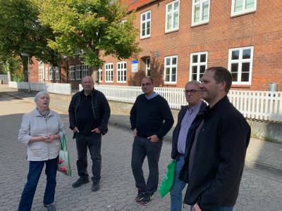 Vor der Wilhelminenschule 