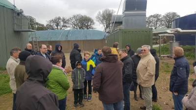 Trotz des m��igen Wetters kamen 30 Personen zur sehr interessanten Veranstaltung.